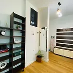 Apartment 8ight Brasov